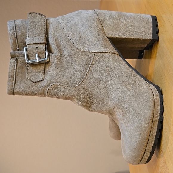 Sun + Stone Veraa Microsuede Buckle Ankle Boots Size 8 - Picture 1 of 8